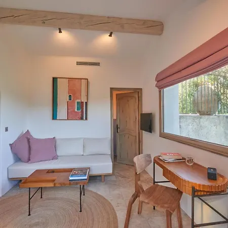 לינה וארוחת בוקר Casa Penisula 3*