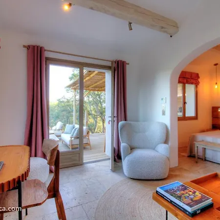 לינה וארוחת בוקר Casa Penisula 3*