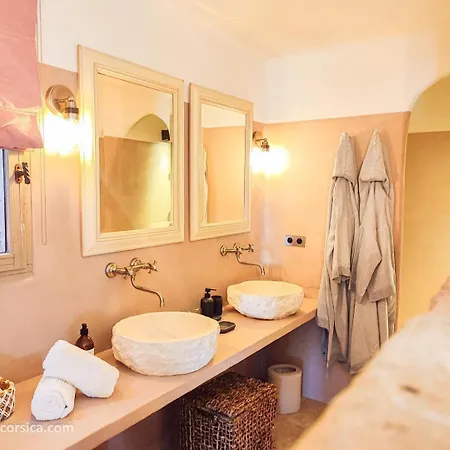 לינה וארוחת בוקר Casa Penisula